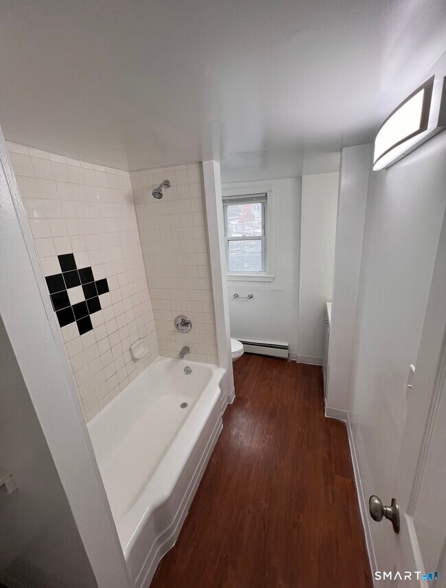 Building Photo - 97 Liberty St