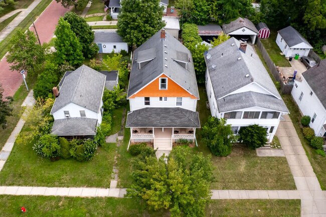 Building Photo - 679 Washington St