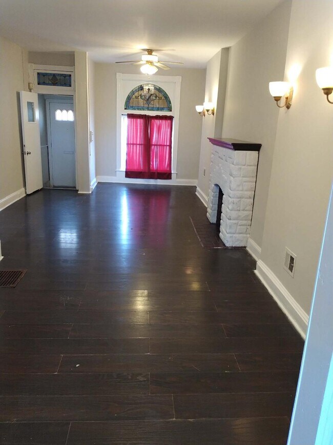 Building Photo - 1210 N Montford Ave