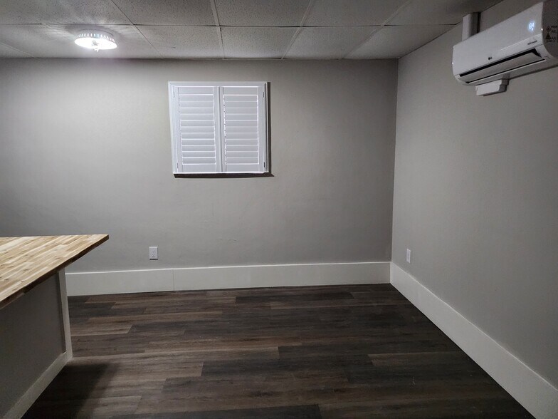 Building Photo - 188 New Castle Rd