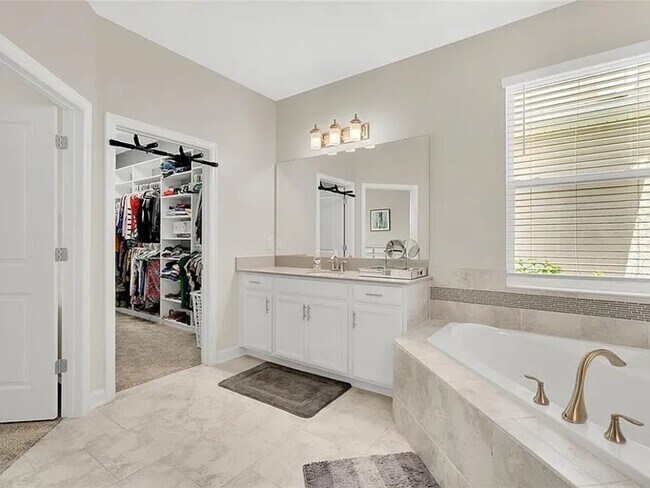 Building Photo - 11932 Satire St