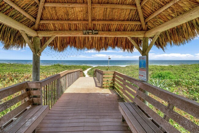 Building Photo - Make this your winter getaway!