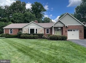 Building Photo - 10512 Norman Ave