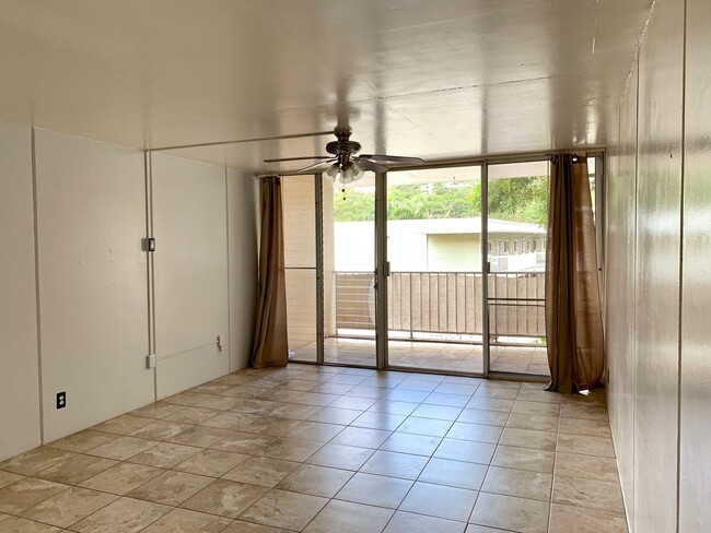 Building Photo - 2 Bedroom/1 Bath/1 parking Cathedral Point...