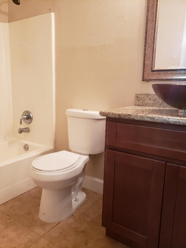 Building Photo - 16123 Catbird Ct
