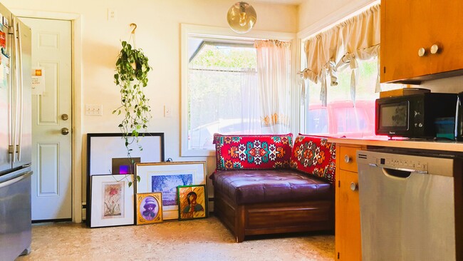 Reading nook in kitchen - 3645 SW 108th Ave