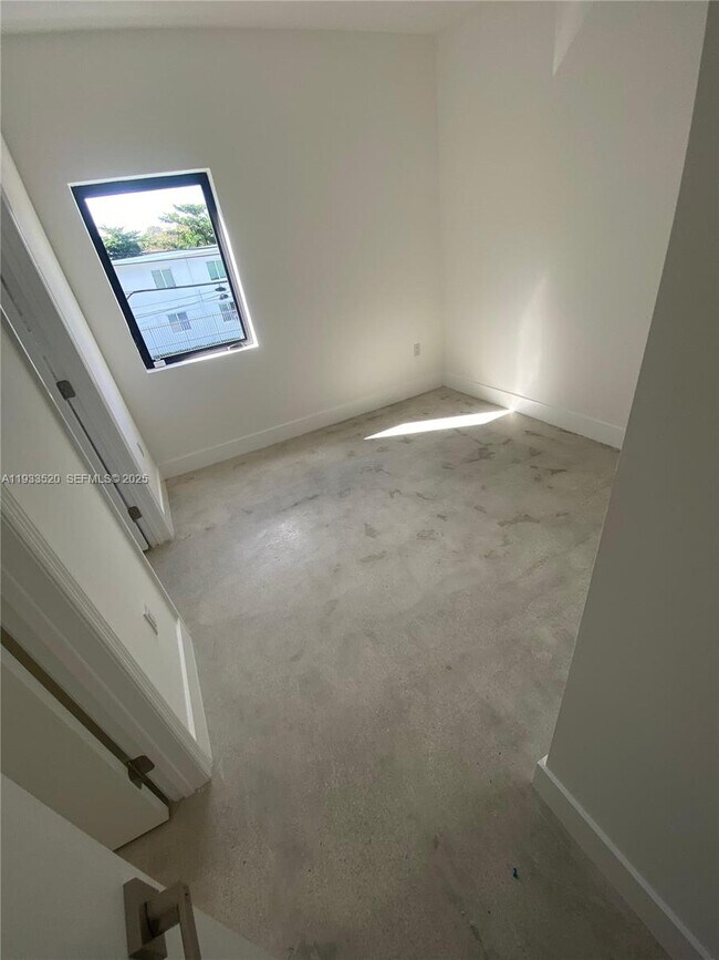 Building Photo - 6233 NW 20th Ave