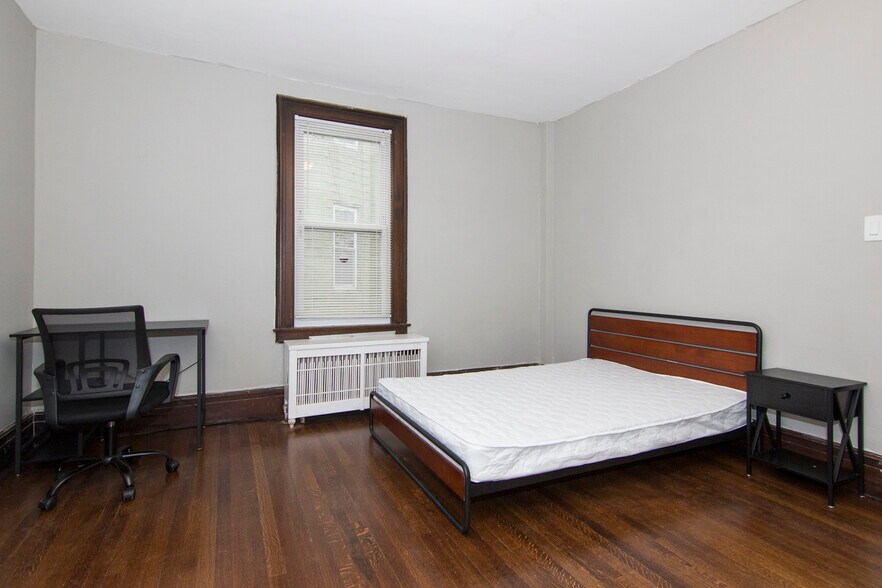 Building Photo - 131 Hawley St