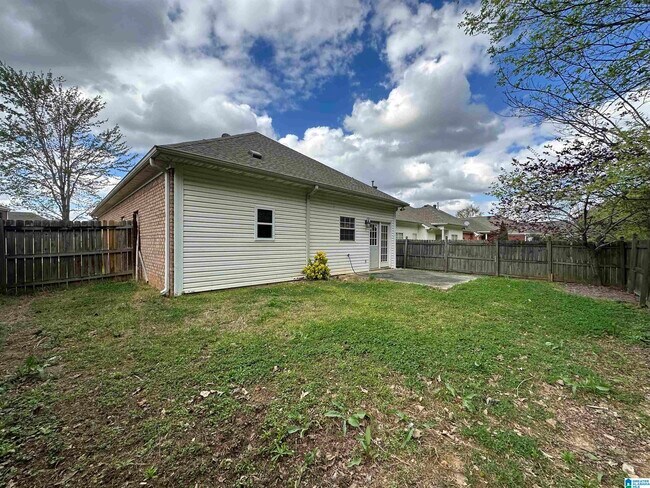 Building Photo - 1103 Castlemaine Dr