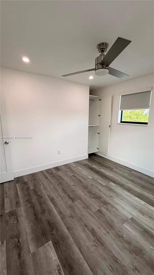 Building Photo - 10370 SW 24th St