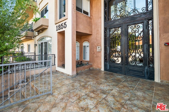 Building Photo - 1255 Federal Ave