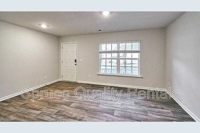 Building Photo - 2025 Longshadow St