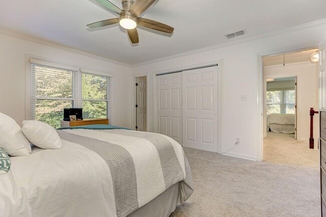 Building Photo - 27 Mt Vernon Cir