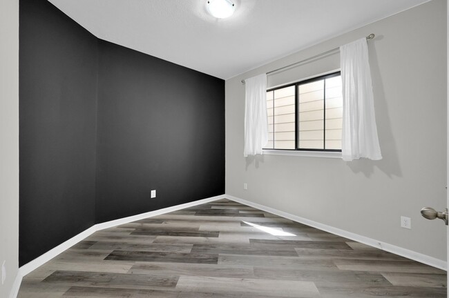 Building Photo - 3607 Cedar Flats Ln