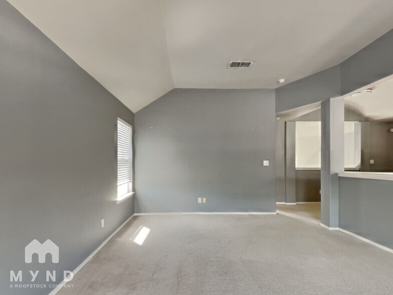 Building Photo - 26811 Spiral Canyon