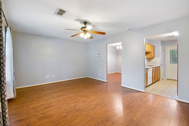Building Photo - 10629 Royal Cavins Dr