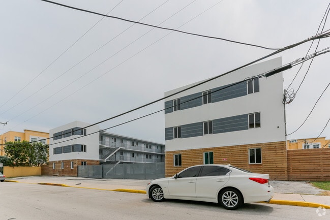Primary Photo - 540 NW 7th St