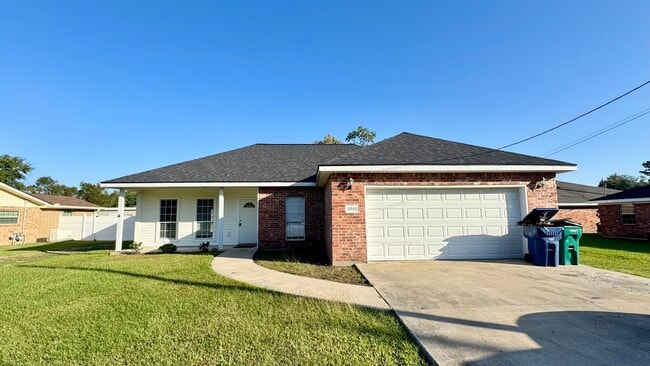 Primary Photo - 2222 Linda Ave