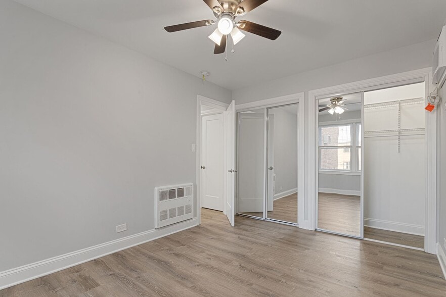 Building Photo - 7639 N Eastlake Ter