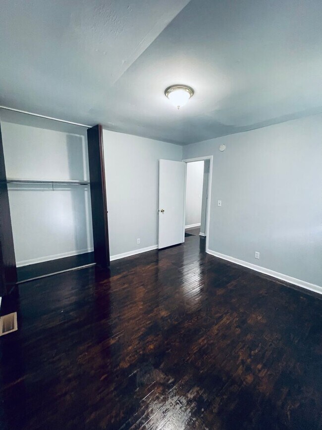 Building Photo - 3 Bedroom, 1 Bath House East Nashville!
