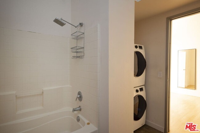 Building Photo - 420 San Pedro St