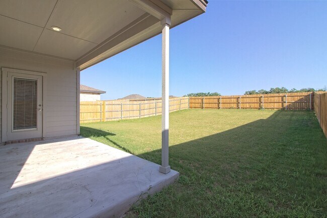 Building Photo - 425 Coda Xing Georgetown, TX 78633
