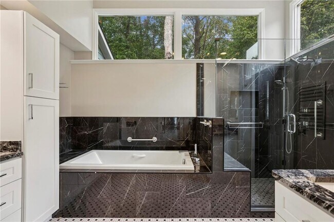 Building Photo - 3740 Ashford Point