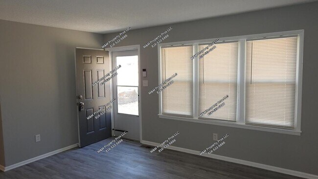 Building Photo - 1625 Holt Ln