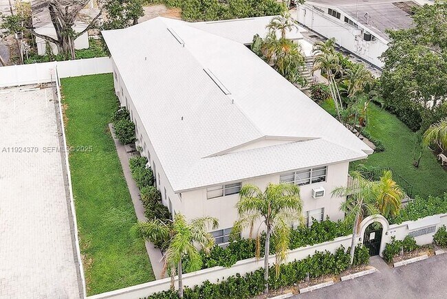 Building Photo - 515 SE 9th St