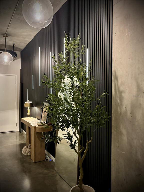 Building Photo - 1212 E Whiting St