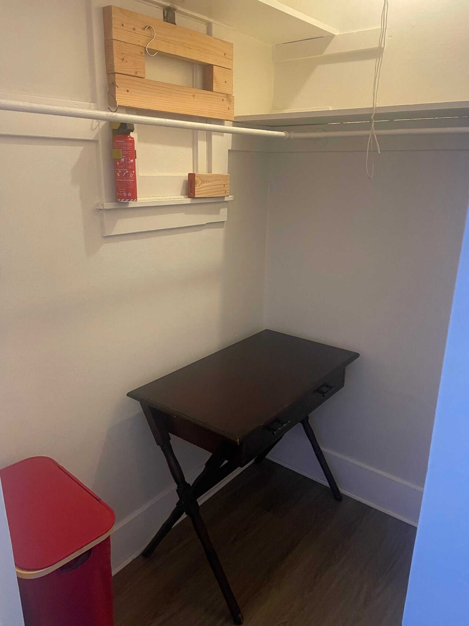 Building Photo - 1109 E 1st St