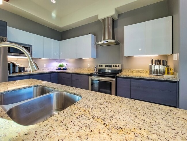 Building Photo - 2375 Oak Breeze Cir
