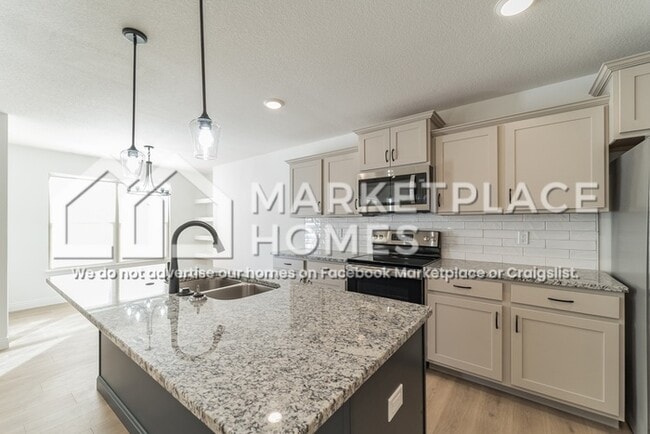 Building Photo - 2520 Lawton Dr