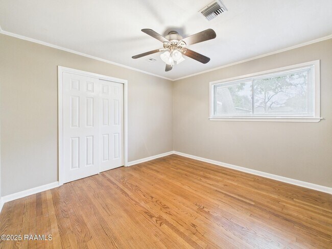 Building Photo - 216 Brentwood Blvd