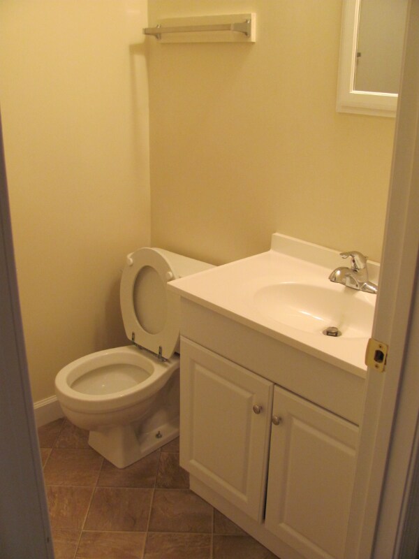 Building Photo - 85 N High St