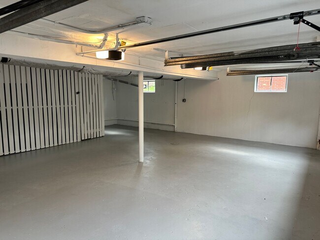 Building Photo - 2722 Riedling Dr