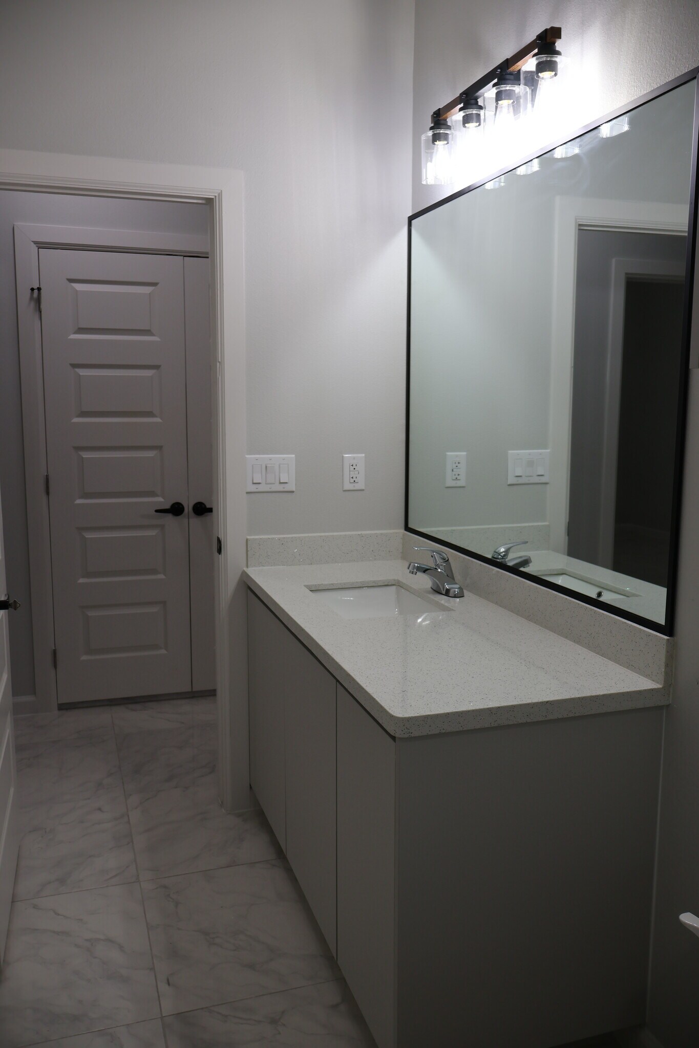 spare bathroom - 1005 Hidden Hills St