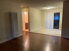 Building Photo - Valley Crest Apartments