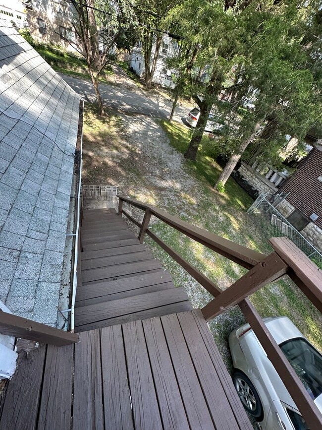 Building Photo - 1428 S Willow Ave