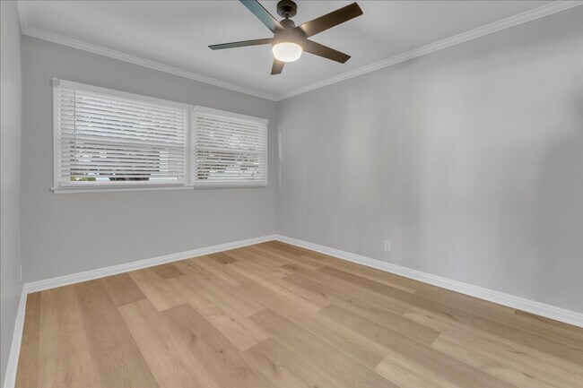 Building Photo - 4943 Coldwater Canyon Ave