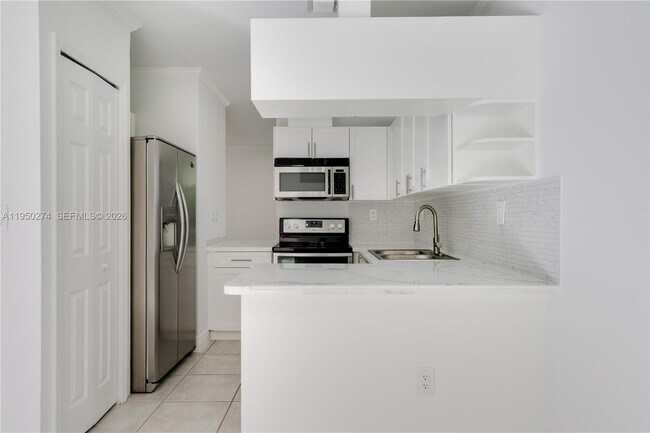 Building Photo - 9481 SW 78th Ave