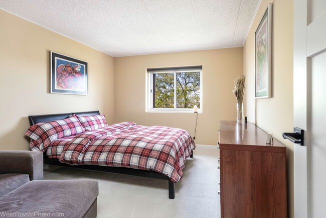 Building Photo - 3222 Sanders Rd