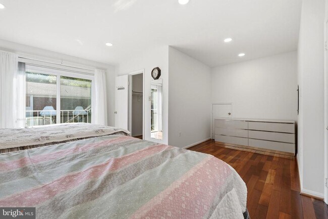 Building Photo - 3695 Persimmon Cir