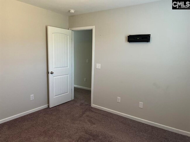 Building Photo - 645 Teaberry Dr