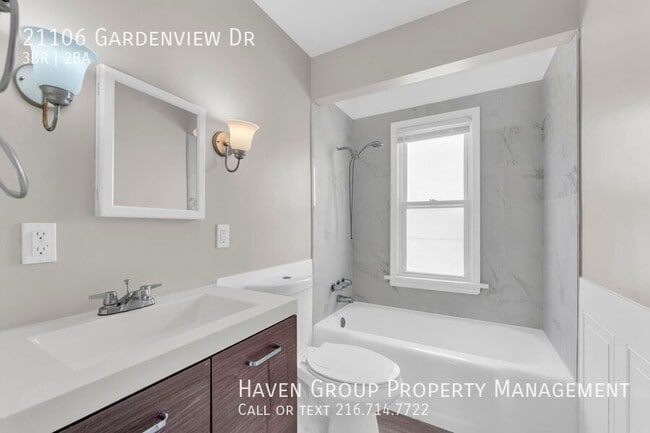 Building Photo - 21106 Gardenview Dr