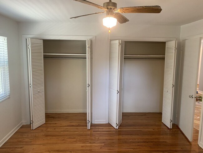 Building Photo - 2305 Domingo Dr