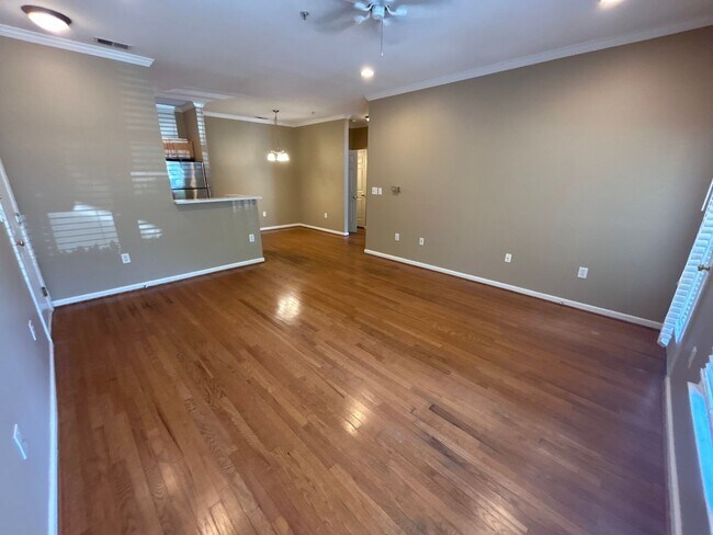 Building Photo - 1 Bedroom | 1.5 Bathroom Ground Level Rale...