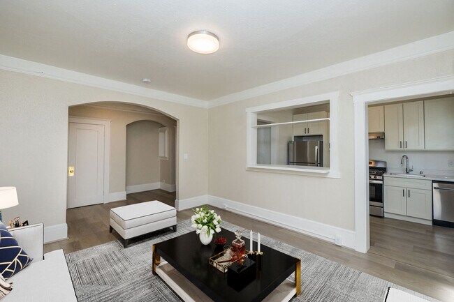 Interior Photo - 240 Grand