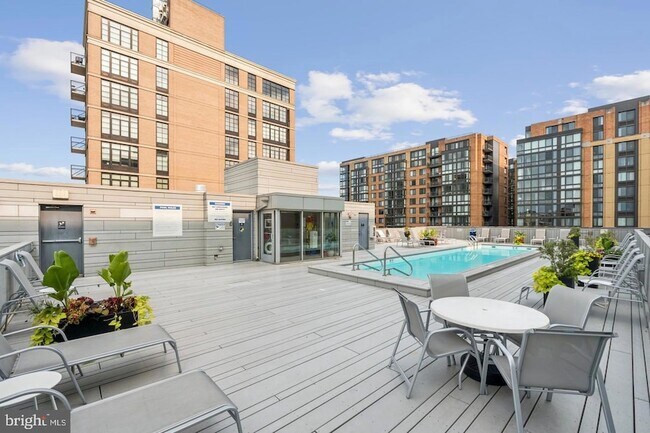 Building Photo - 437 New York Ave NW