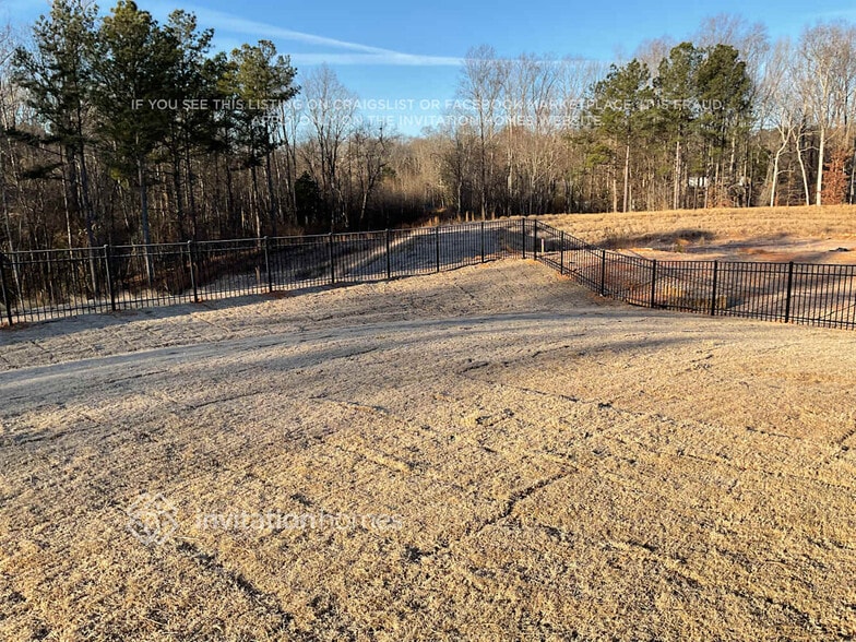 Building Photo - 3996 Zepelin Wy